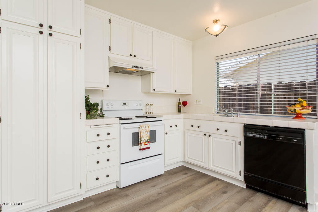 3904 Lecont Court Simi Valley, CA 93063 - Photo 1 of 35 01-3904 Lecont Court - HsHProd-6