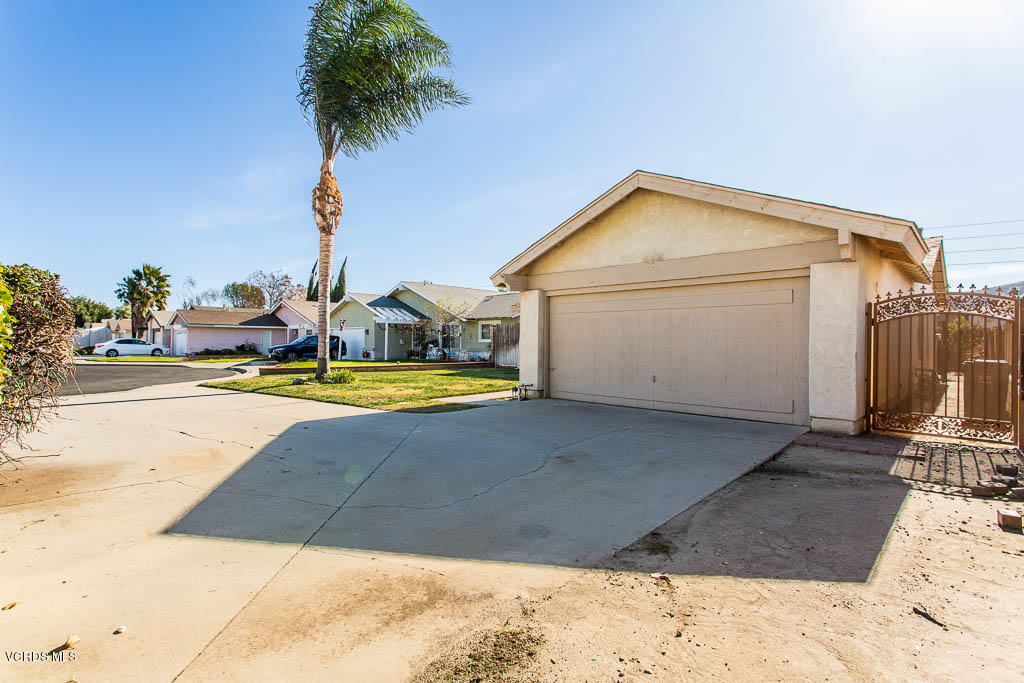 3904 Lecont Court Simi Valley, CA 93063 - Photo 23 of 35 3904 Lecont Court - HsHProd-23