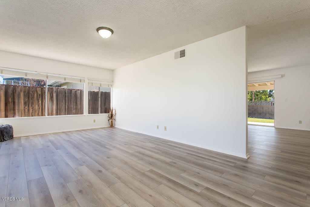 3904 Lecont Court Simi Valley, CA 93063 - Photo 7 of 35 3904 Lecont Court - HsHProd-1