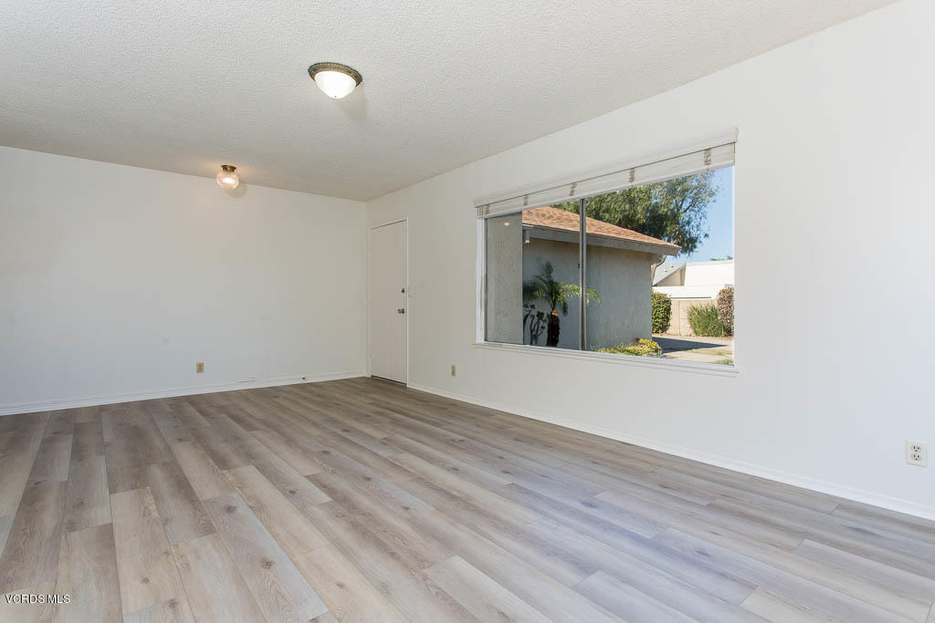 3904 Lecont Court Simi Valley, CA 93063 - Photo 9 of 35 3904 Lecont Court - HsHProd-3