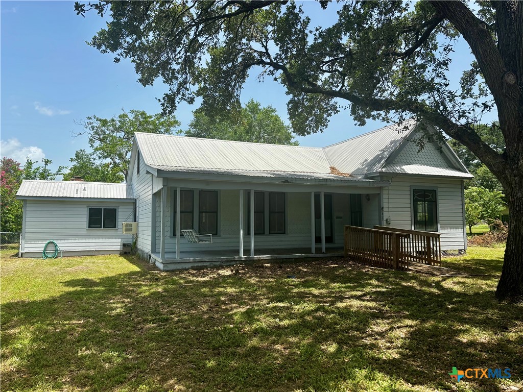 402 Young Street Edna, TX 77957 - Photo 1 of 20