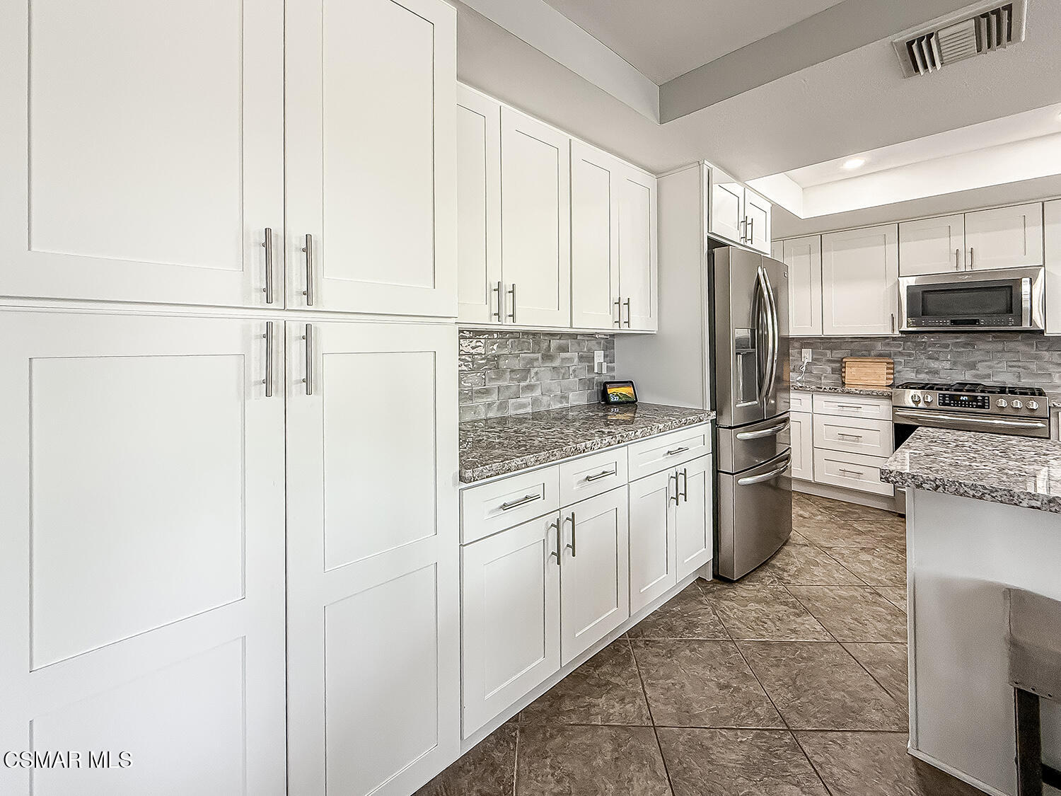 7611 Teak Way Rancho Cucamonga, CA 91730 - Photo 18 of 54 cFamily and Kitchen4