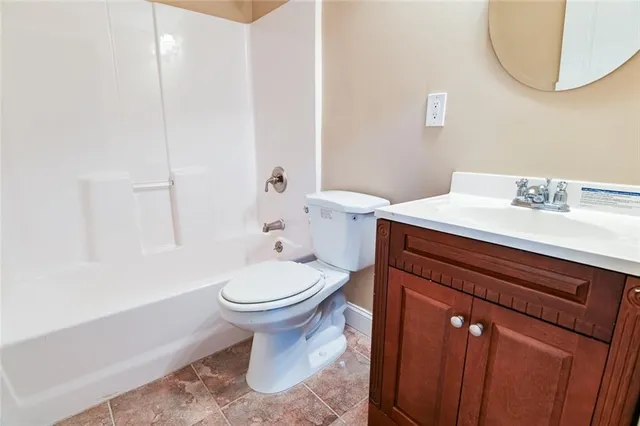 $669,000 | 5011 Glen Forrest Drive, Flowery Branch, GA 30542