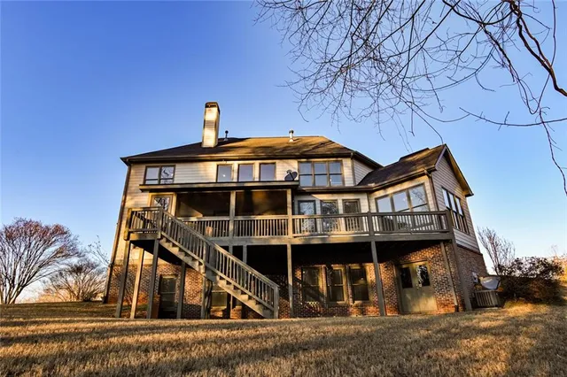 $669,000 | 5011 Glen Forrest Drive, Flowery Branch, GA 30542