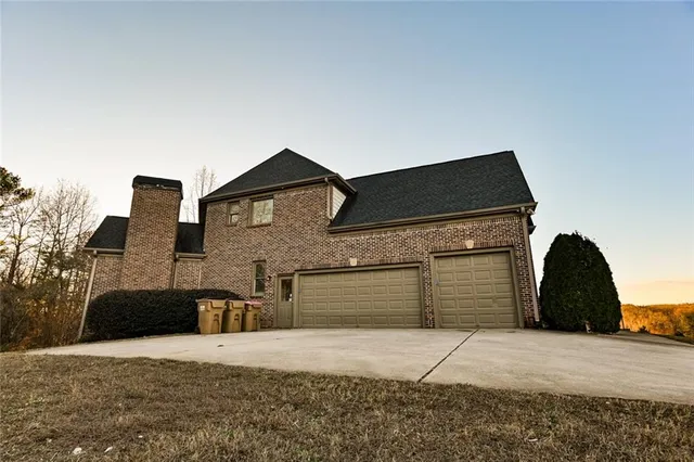 $669,000 | 5011 Glen Forrest Drive, Flowery Branch, GA 30542