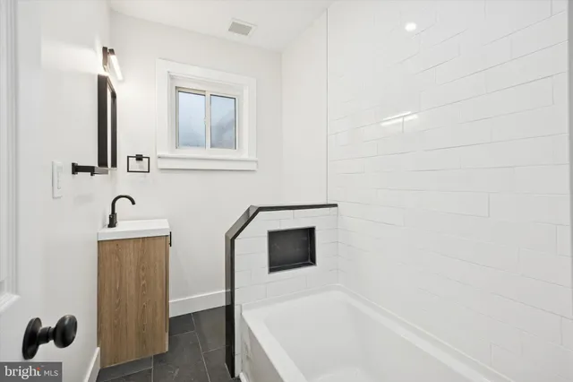 $2,500 | 407 North Broadway, Unit A, Pitman, NJ 08071