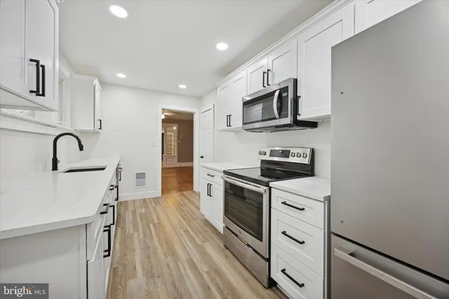 $2,500 | 407 North Broadway, Unit A, Pitman, NJ 08071