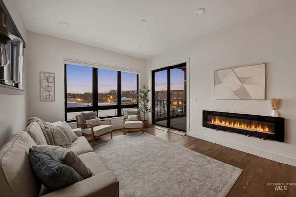 $689,000 | 611 South 8th Street, Unit 401, Boise, ID 83702