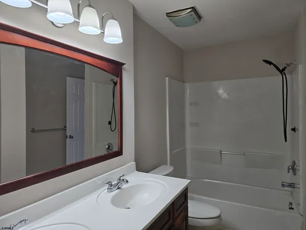 $179,900 | 2529 Cottonwood Court, Unit 2529, Mays Landing, NJ 08330