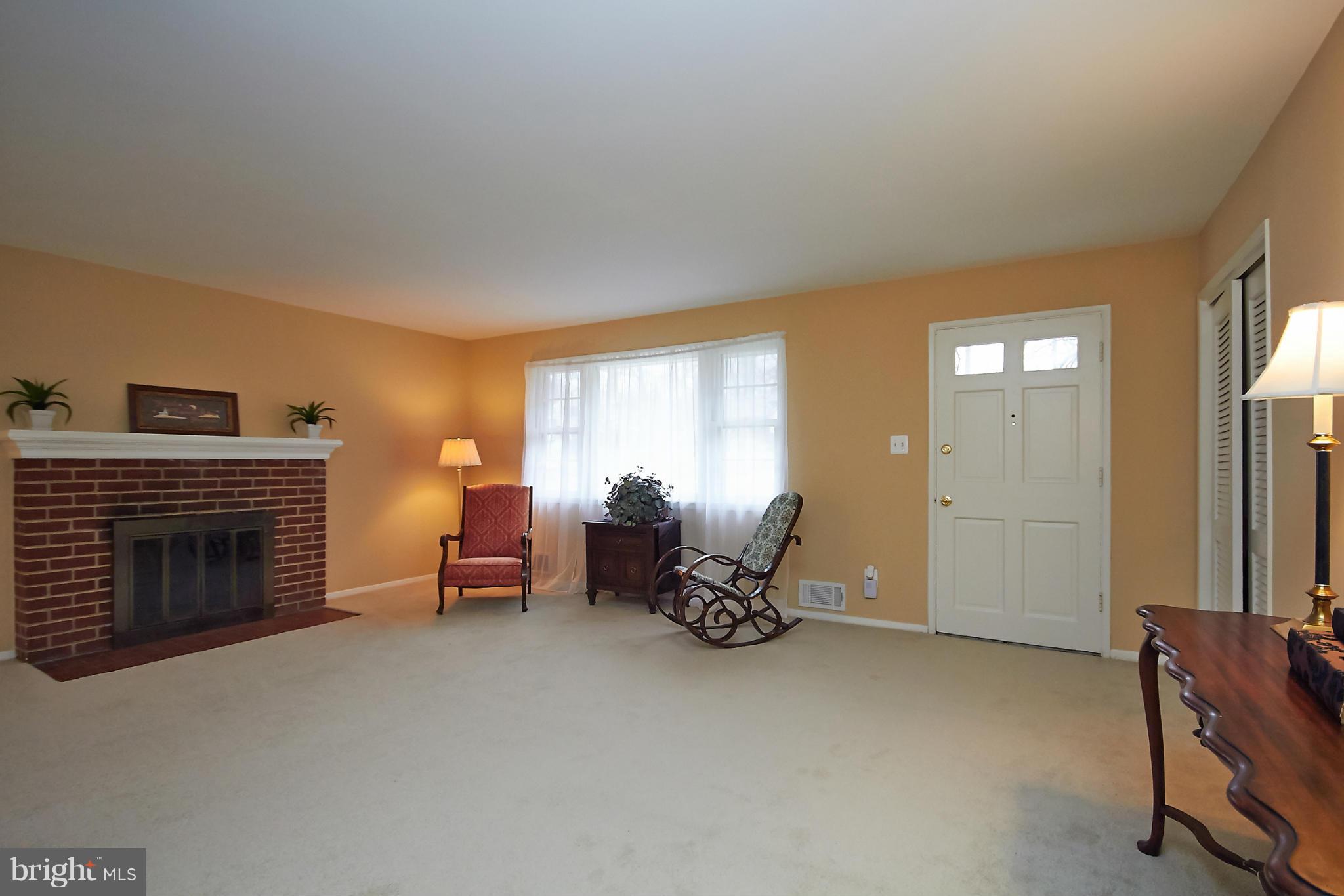 7614 Elgar Street Springfield, VA 22151 - Photo 3 of 30 Living Room w/Fireplace