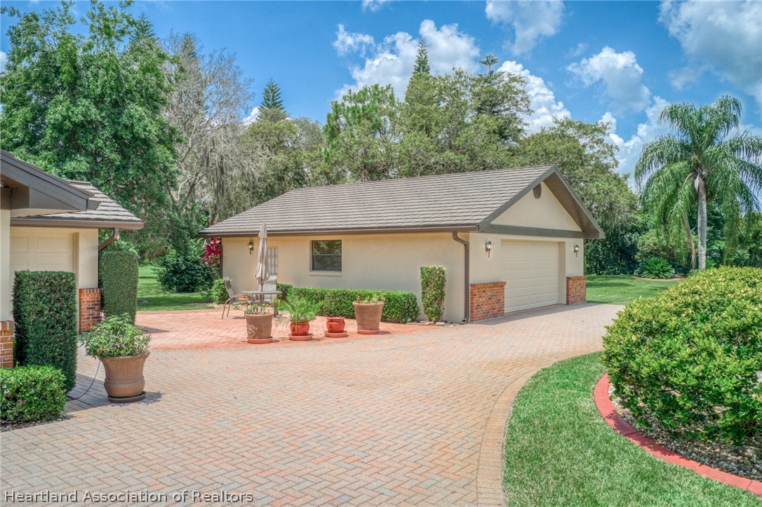 2301 Country Hill Road Sebring, FL 33872 - Photo 5 of 34 Gallery Image 5