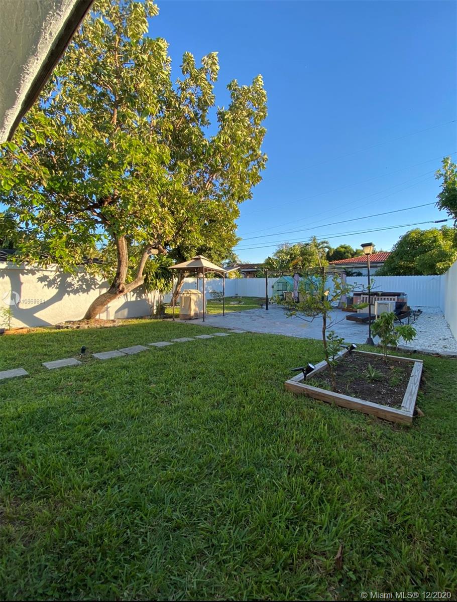 2180 Southwest 25th Street Miami, FL 33133 - Photo 52 of 53 NEW FANCE ALL AROUND THE HOUSE