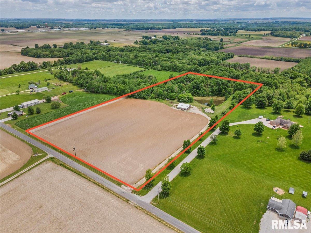 0 1330 N Road Taylorville, IL 62568 - Photo 2 of 9