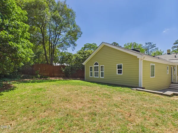 $2,950 | 2912 Oberlin Road, Raleigh, NC 27608