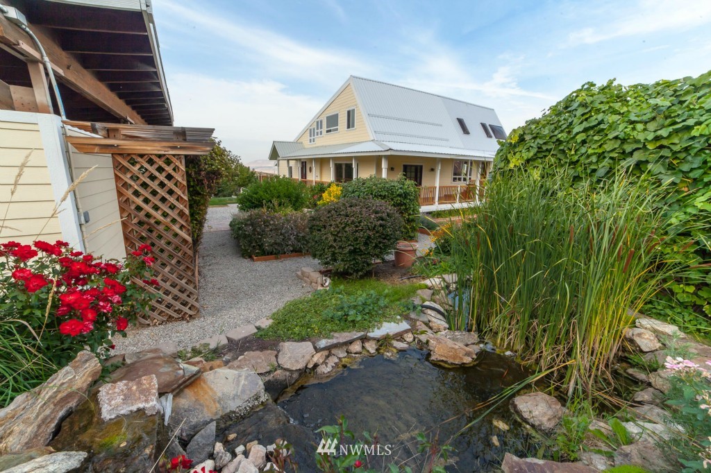 274 Bohart Road Wenatchee, WA 98801 - Photo 1 of 25 Gallery Image 1