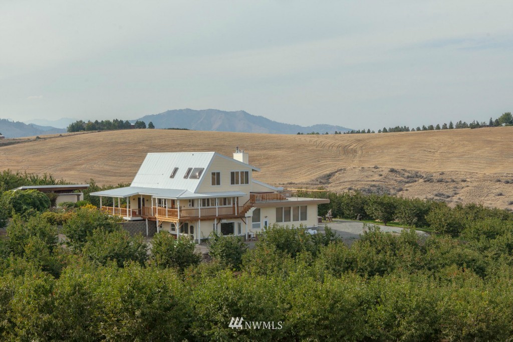 274 Bohart Road Wenatchee, WA 98801 - Photo 2 of 25 Gallery Image 2