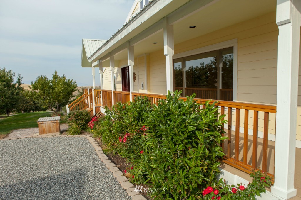 274 Bohart Road Wenatchee, WA 98801 - Photo 4 of 25 Gallery Image 4