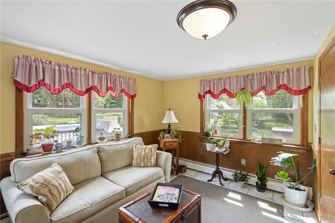 19 Trap Road Glocester, RI 02857 - Photo 5 of 32