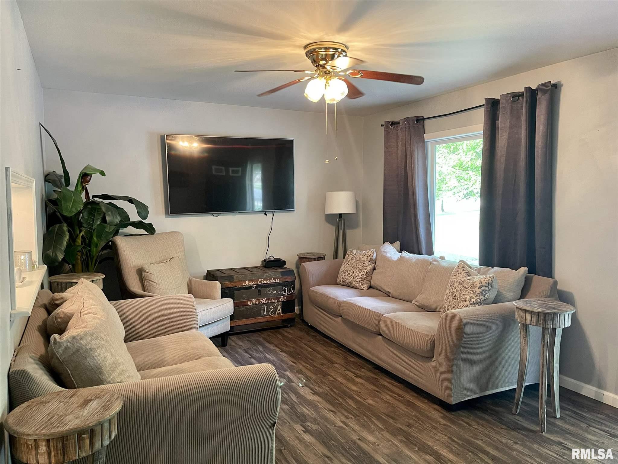 2101 Henley Road Springfield, IL 62702 - Photo 3 of 27