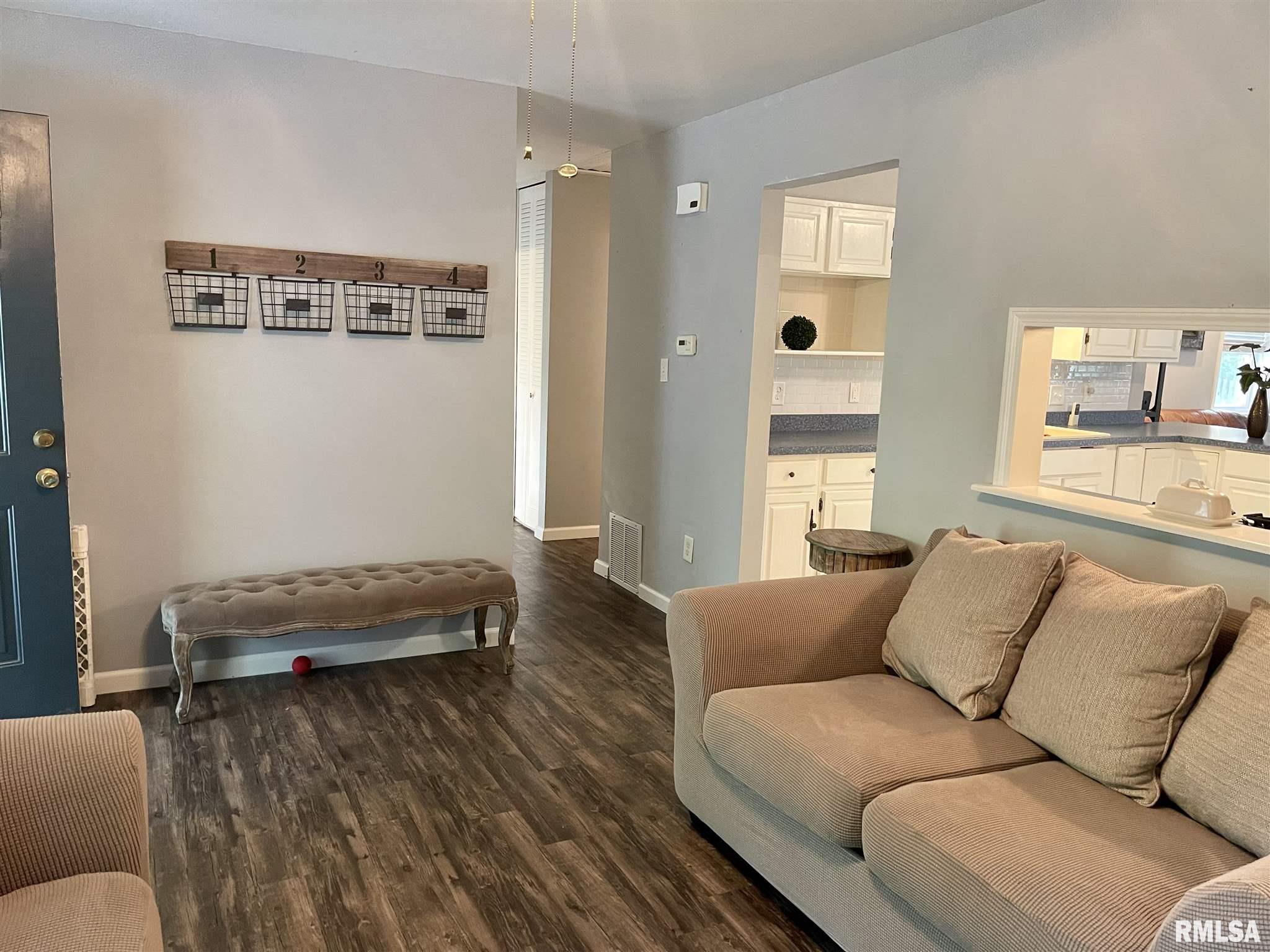 2101 Henley Road Springfield, IL 62702 - Photo 4 of 27