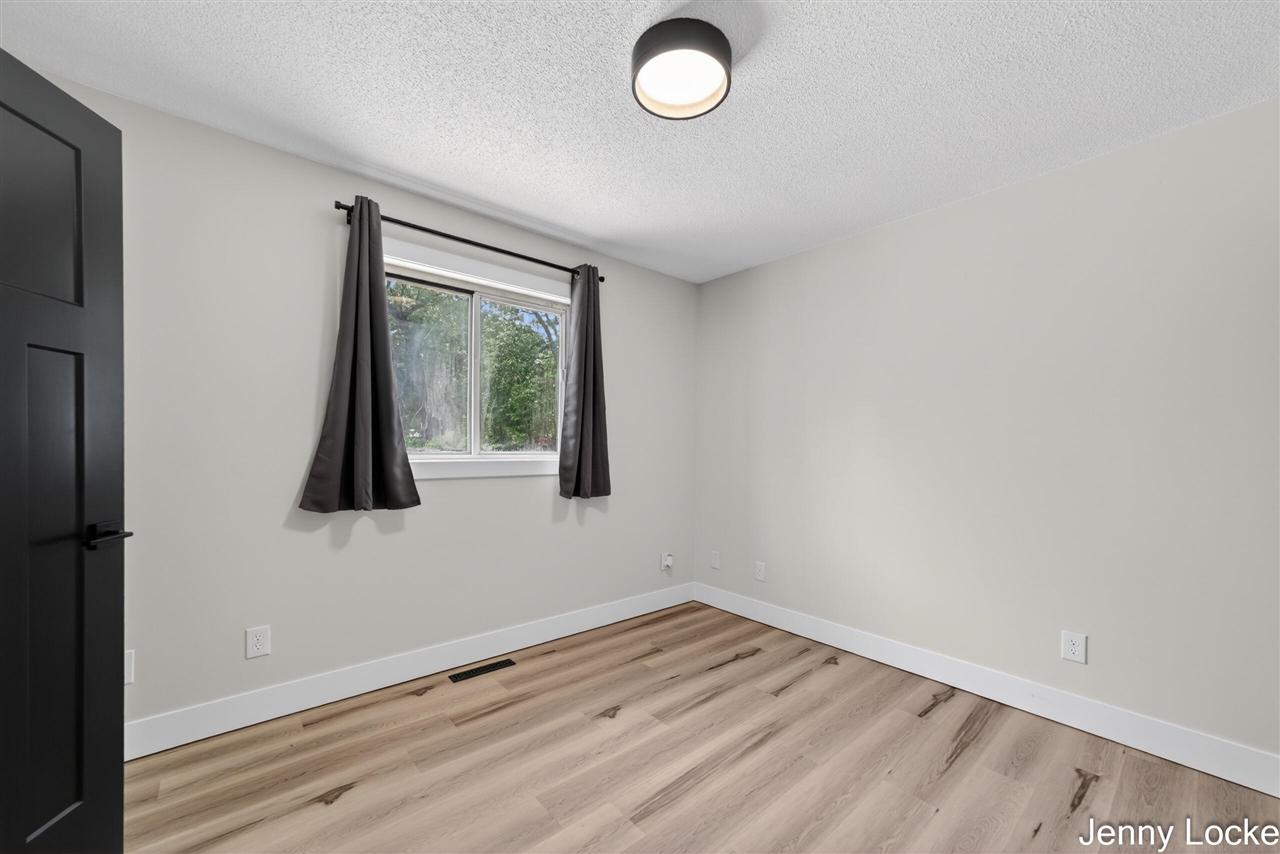 2391 MacArthur Road Muskegon, MI 49442 - Photo 21 of 41