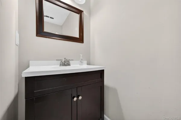 $339,999 | 83 Lois Lane, Monroe, NY 10950