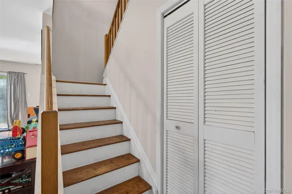 $339,999 | 83 Lois Lane, Monroe, NY 10950