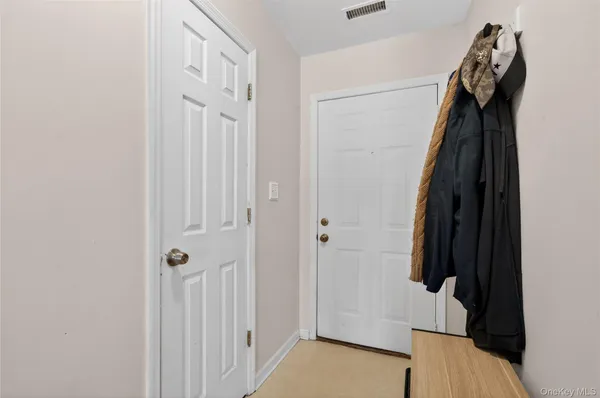 $339,999 | 83 Lois Lane, Monroe, NY 10950