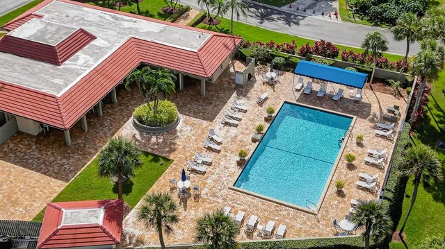 $359,900 | 8310 Casa Del Lago, Unit 1A, Boca Raton, FL 33433