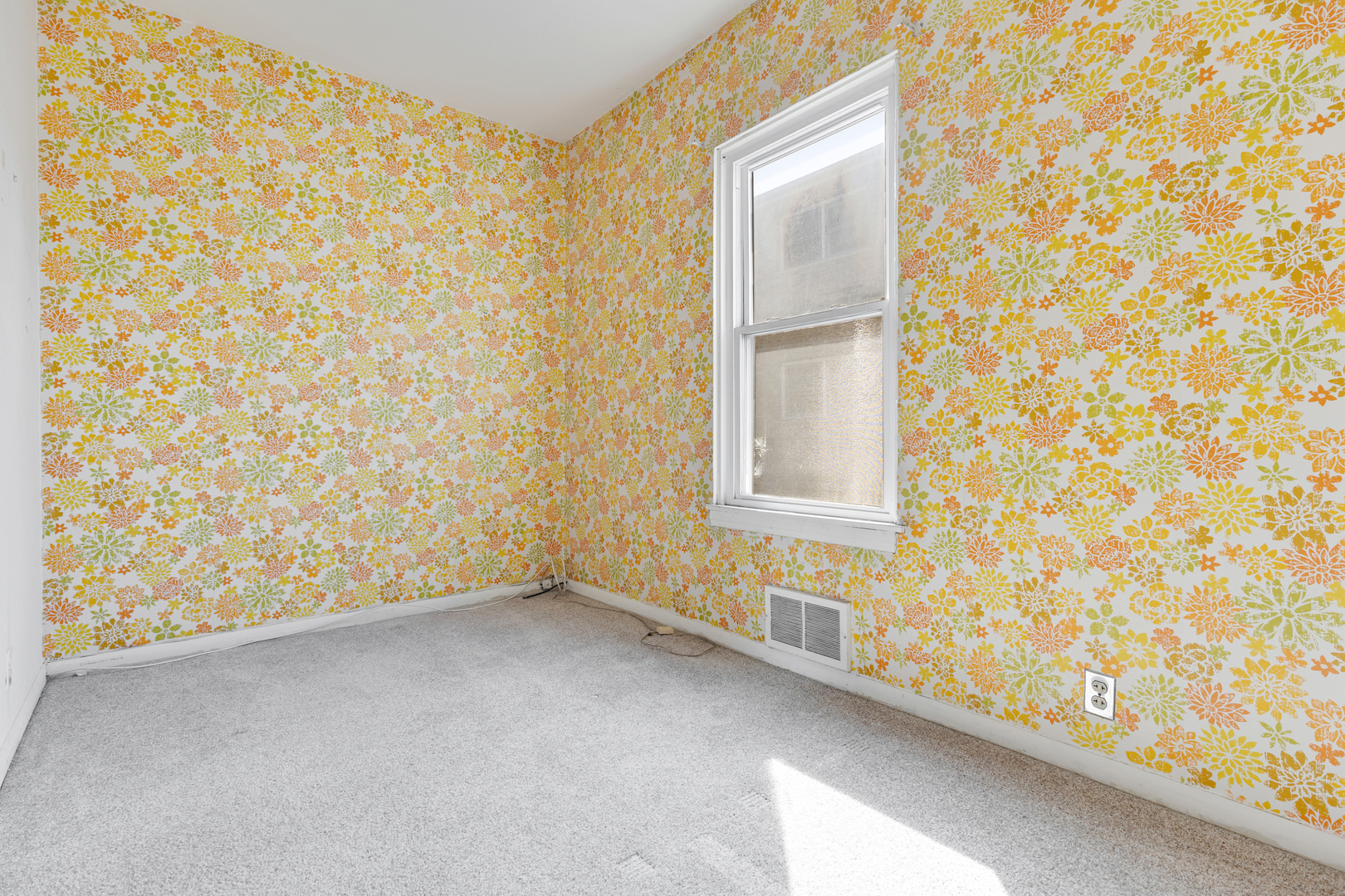 4601 Eberly Avenue Brookfield, IL 60513 - Photo 12 of 22 a view of an empty room and window