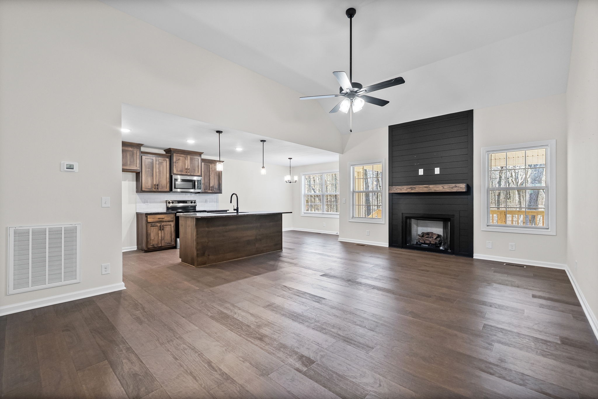 762 Gleason Drive Clarksville, TN 37042 - Photo 5 of 30