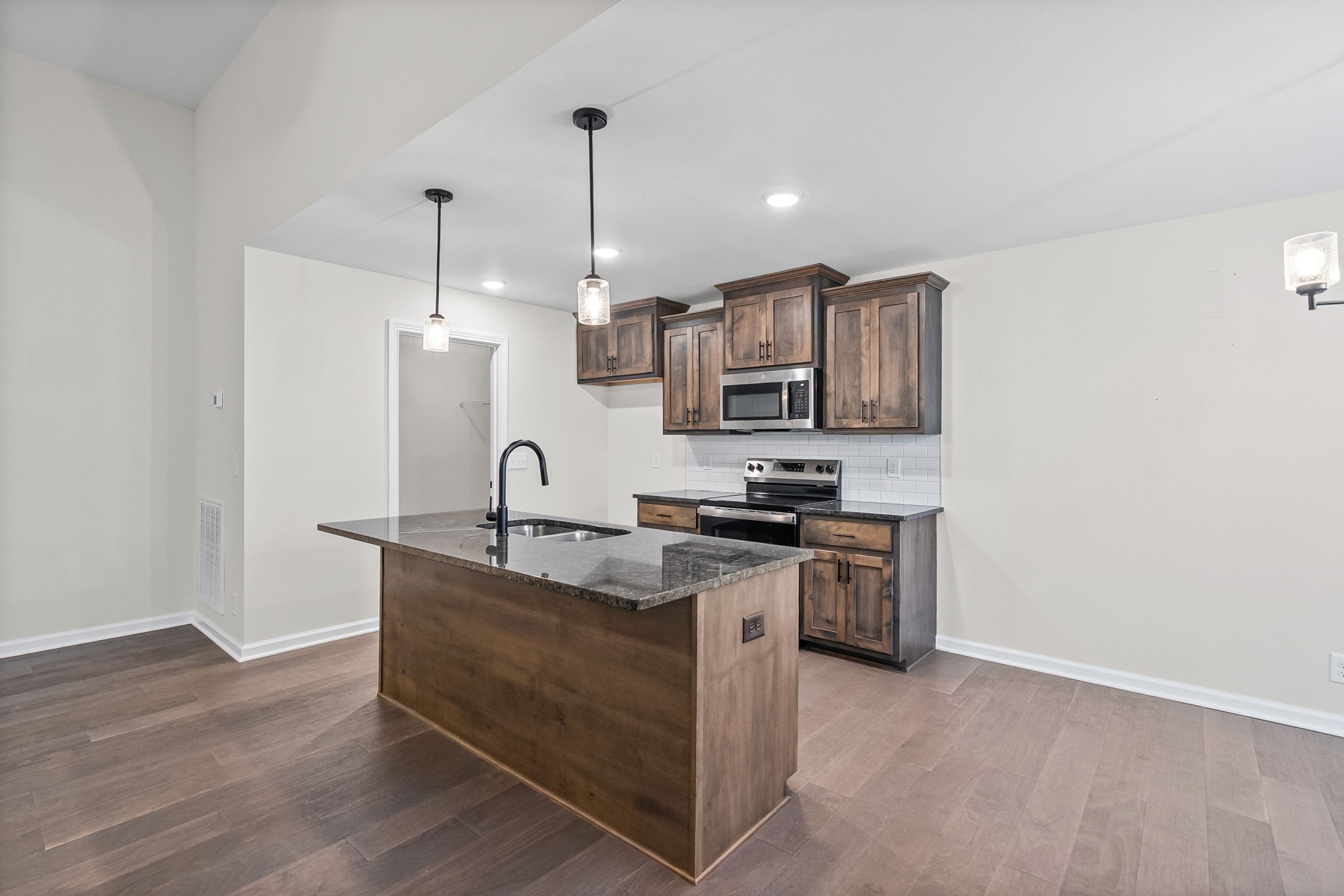 762 Gleason Drive Clarksville, TN 37042 - Photo 10 of 30