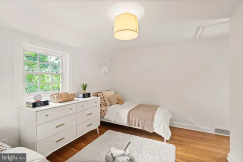 $1,115,000 | 4843 Arlington Boulevard, Arlington, VA 22203