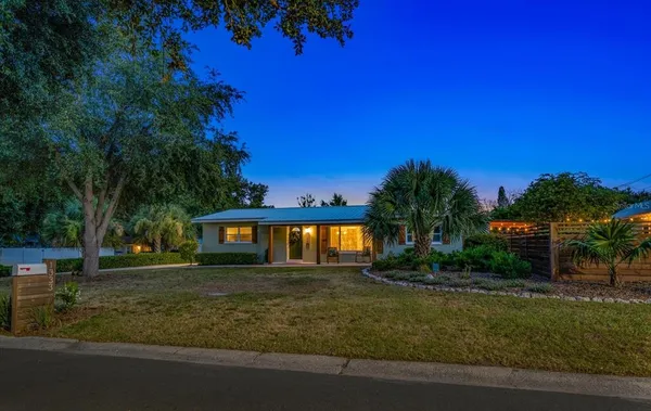 $495,000 | 1333 Bayview Drive, Clearwater, FL 33756