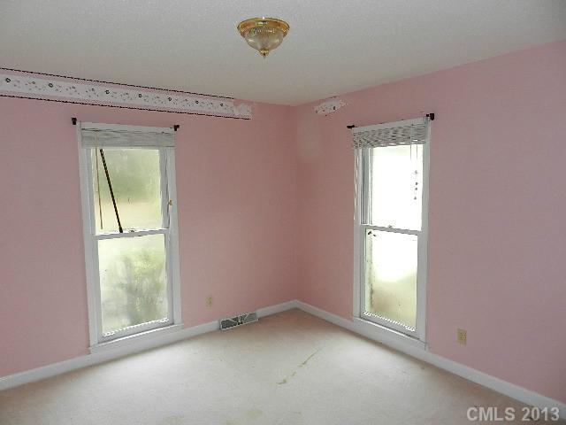 6031 Tom Query Road Charlotte, NC 28213 - Photo 9 of 16 Gallery Image 9