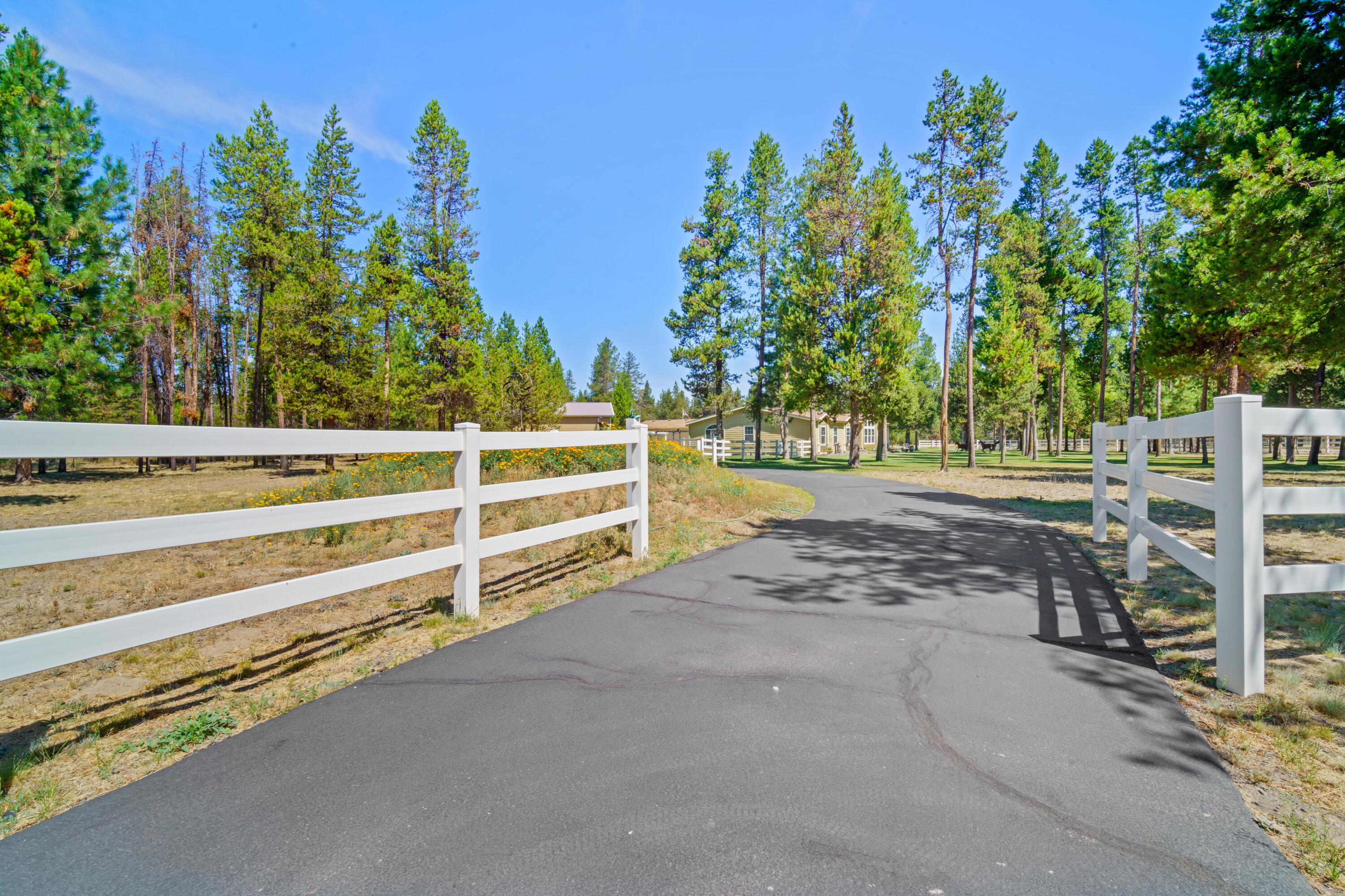 17822 Old Wood Road Bend, OR 97707 - Photo 42 of 43 45