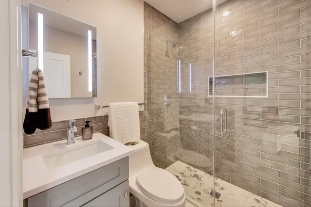 $625,000 | 4240 North McVicker Avenue, Chicago, IL 60634