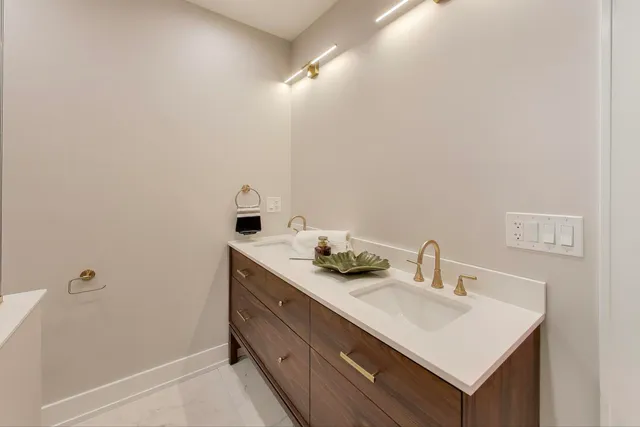 $625,000 | 4240 North McVicker Avenue, Chicago, IL 60634