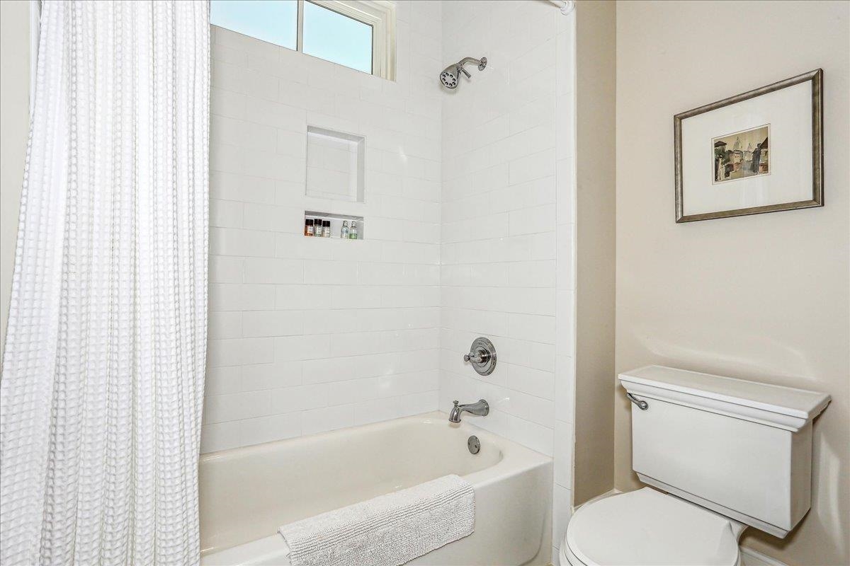 326 Poviner Place Fairhope, AL 36532 - Photo 35 of 41 Bathroom
