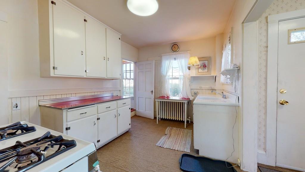 98 Stoneleigh Road Watertown, MA 02472 - Photo 15 of 36 Gallery Image 15