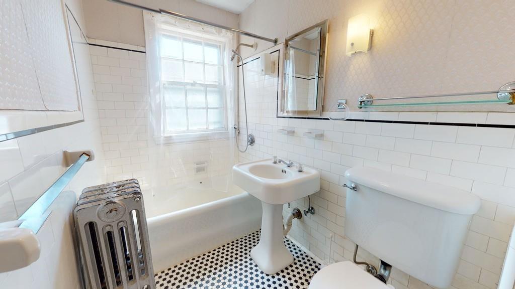 98 Stoneleigh Road Watertown, MA 02472 - Photo 18 of 36 Gallery Image 18