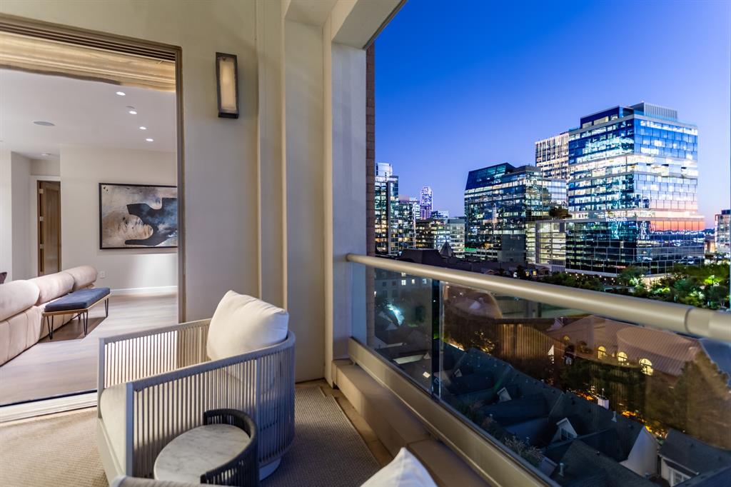 2300 Wolf Street, Unit 7D Dallas, TX 75201 - Photo 18 of 40 a picture of a living room with furniture