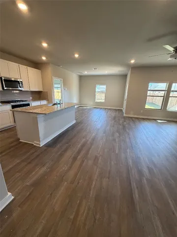 $368,190 | 247 Red Tail Hawk Lane, Cedar Creek, TX 78612