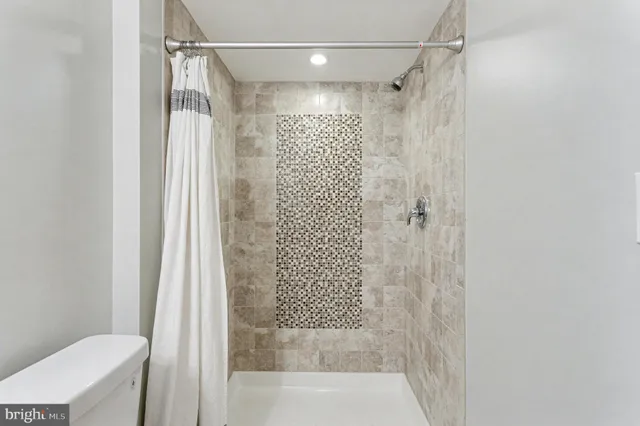 $235,000 | 8656 Oak Road, Baltimore, MD 21234