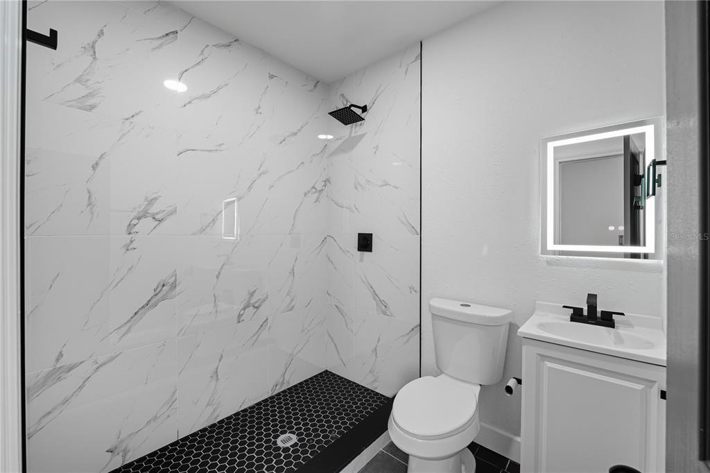 2491 Coronado Way Dunedin, FL 34698 - Photo 15 of 32