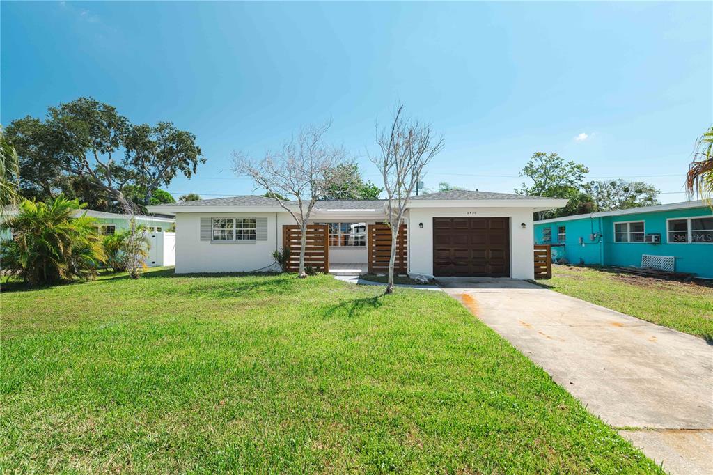 2491 Coronado Way Dunedin, FL 34698 - Photo 4 of 32