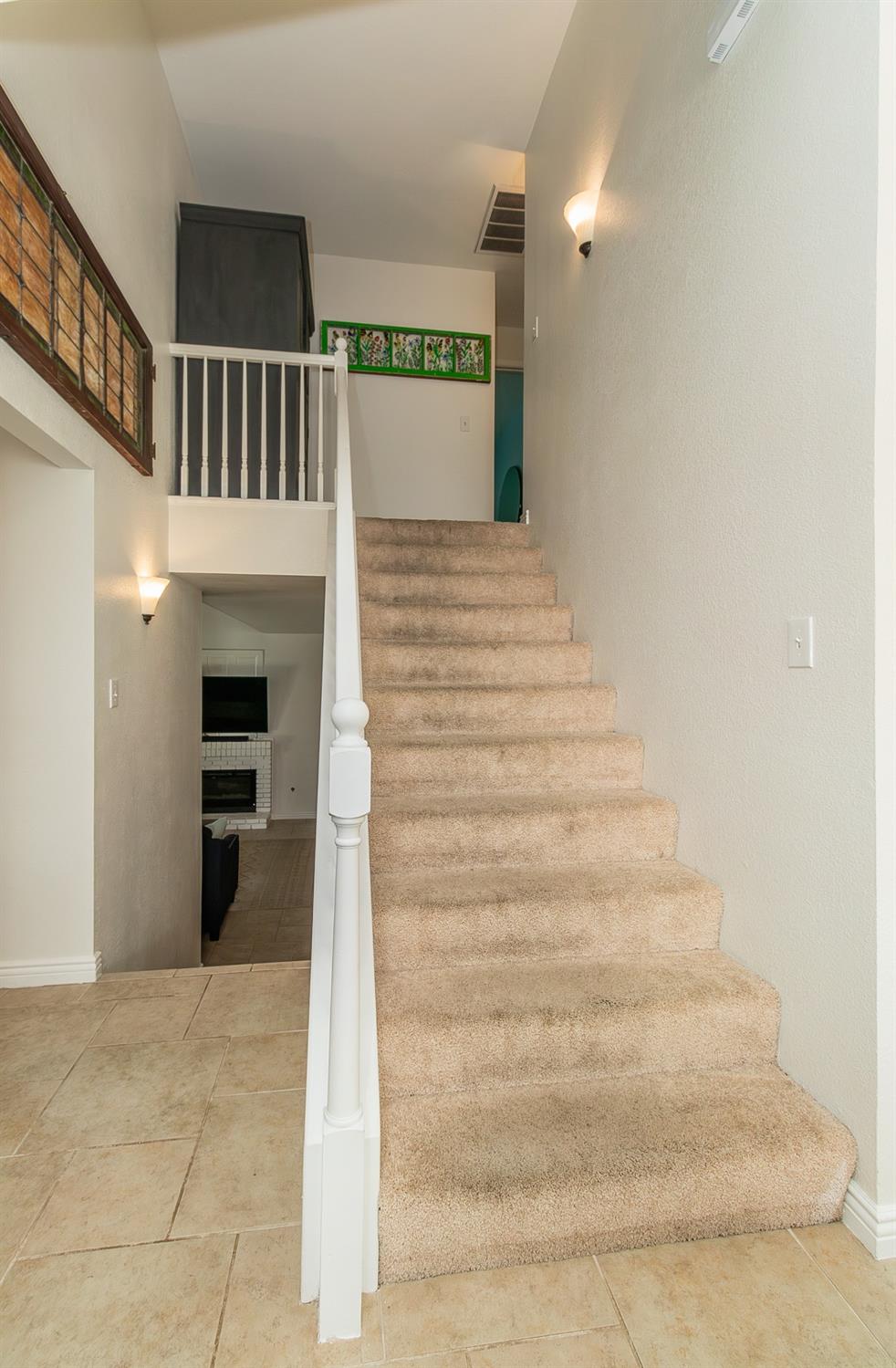 1323 Oak Avenue Clovis, CA 93611 - Photo 17 of 42 a view of entryway