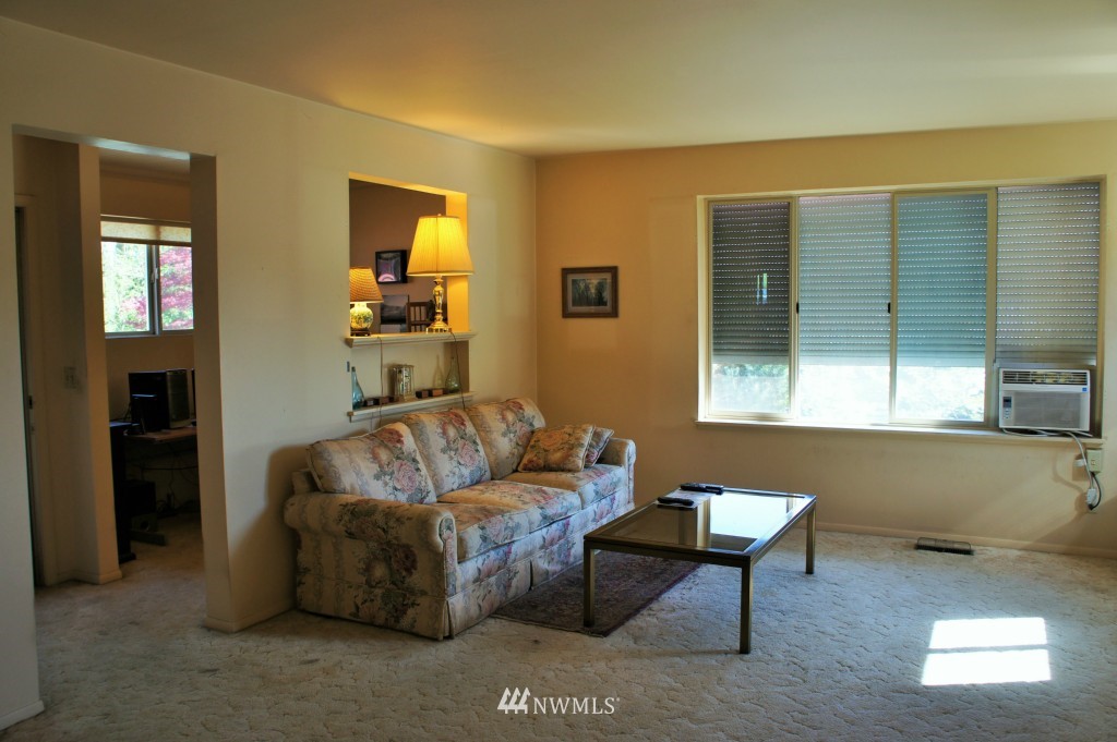 9431 Northeast 180th Street Bothell, WA 98011 - Photo 15 of 19