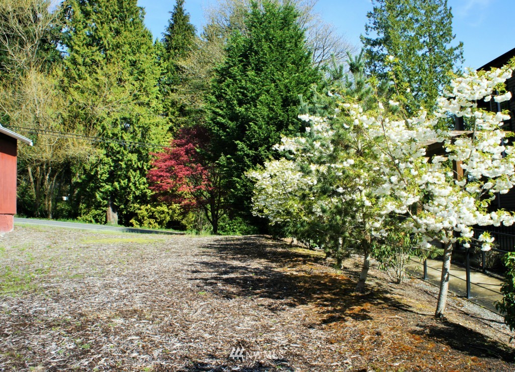 9431 Northeast 180th Street Bothell, WA 98011 - Photo 6 of 19