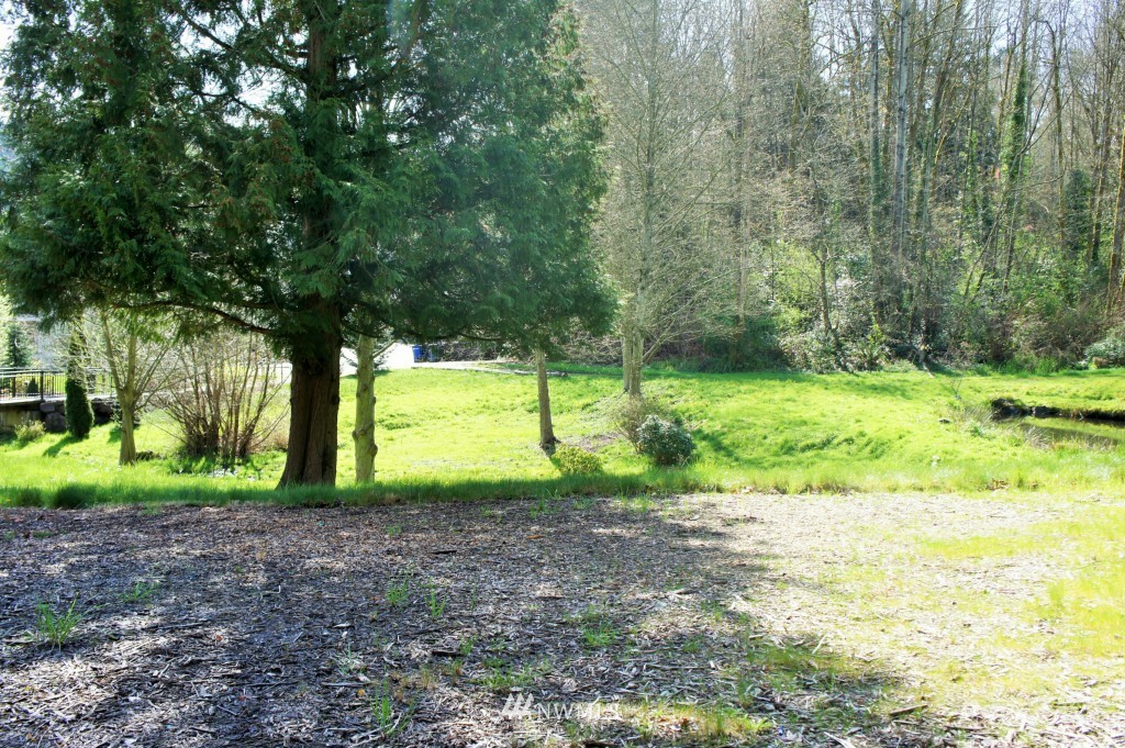 9431 Northeast 180th Street Bothell, WA 98011 - Photo 8 of 19